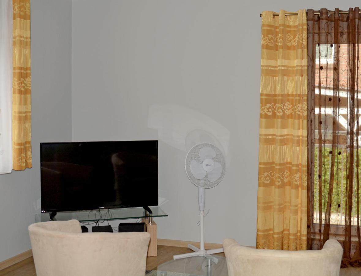 Apartment 2 *