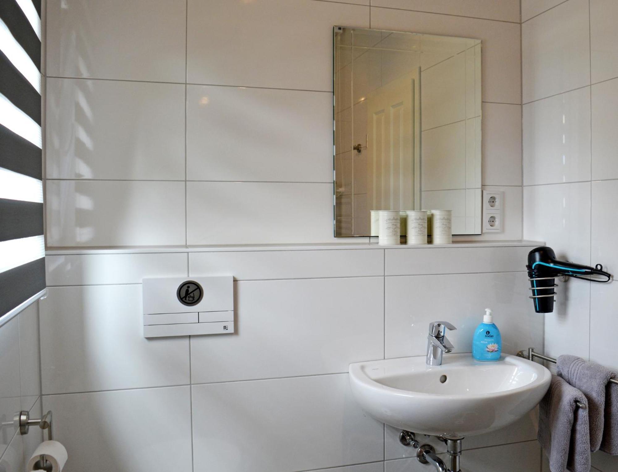 Apartment 2 *